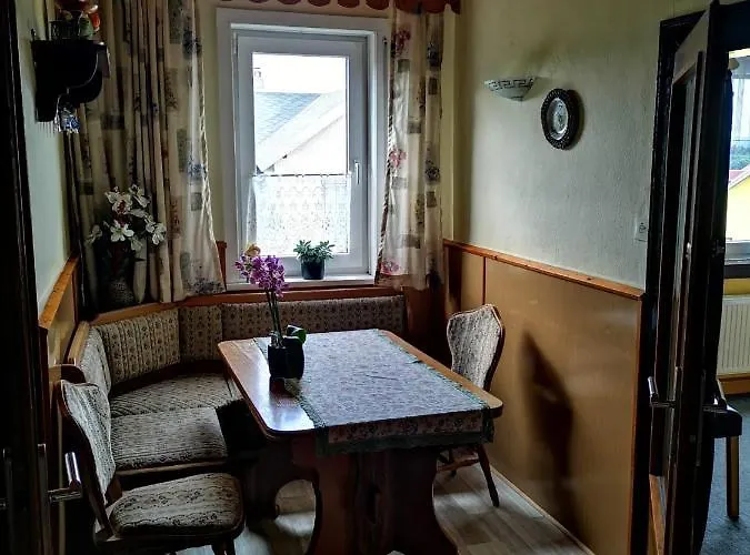 Landhuis Gehlberger Am Schneekopf / *